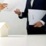 מכירת דירה לקרוב משפחה | עורכת דין מור עדה מומחית למקרקעין